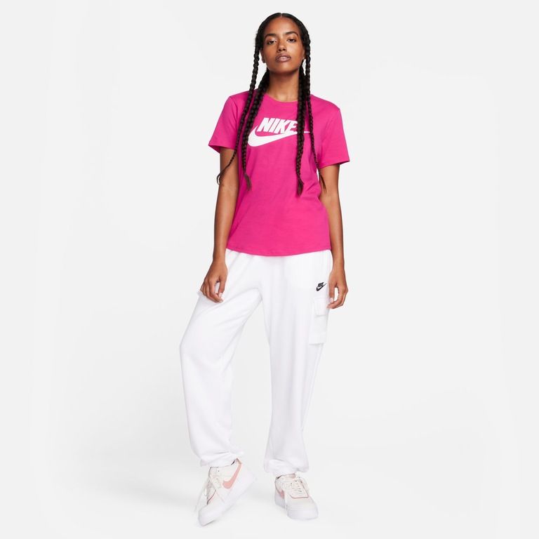 Camiseta Nike Sportswear Essentials Feminina - Foto 4