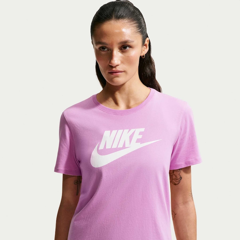 Camiseta Nike Sportswear Essentials Feminina - Foto 1