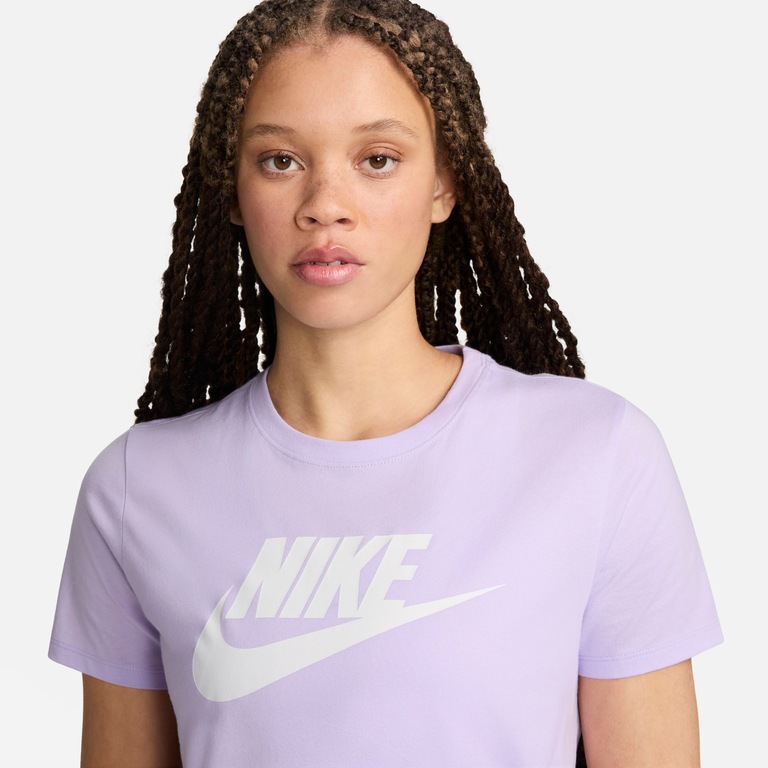 Camiseta Nike Sportswear Essentials Feminina - Foto 3