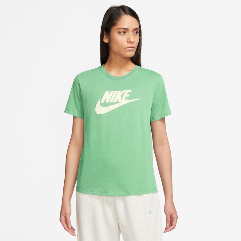 Camiseta Nike Sportswear Essentials Feminina - Foto 2