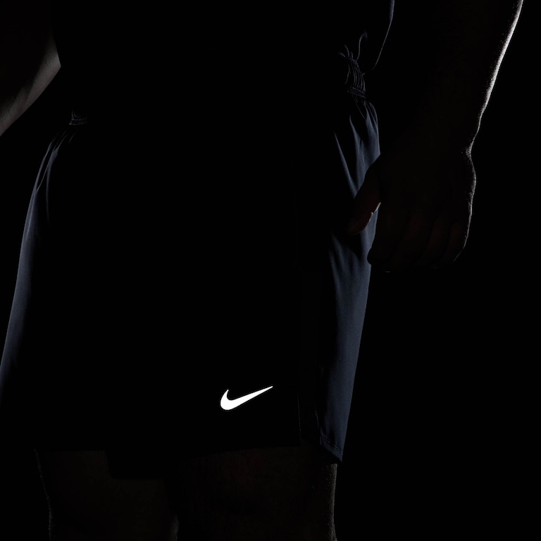 Shorts Nike Challenger Dri-FIT Masculino - Foto 18