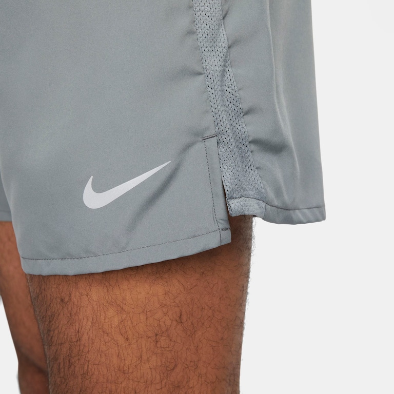 Shorts Nike Challenger Dri-FIT Masculino - Foto 5