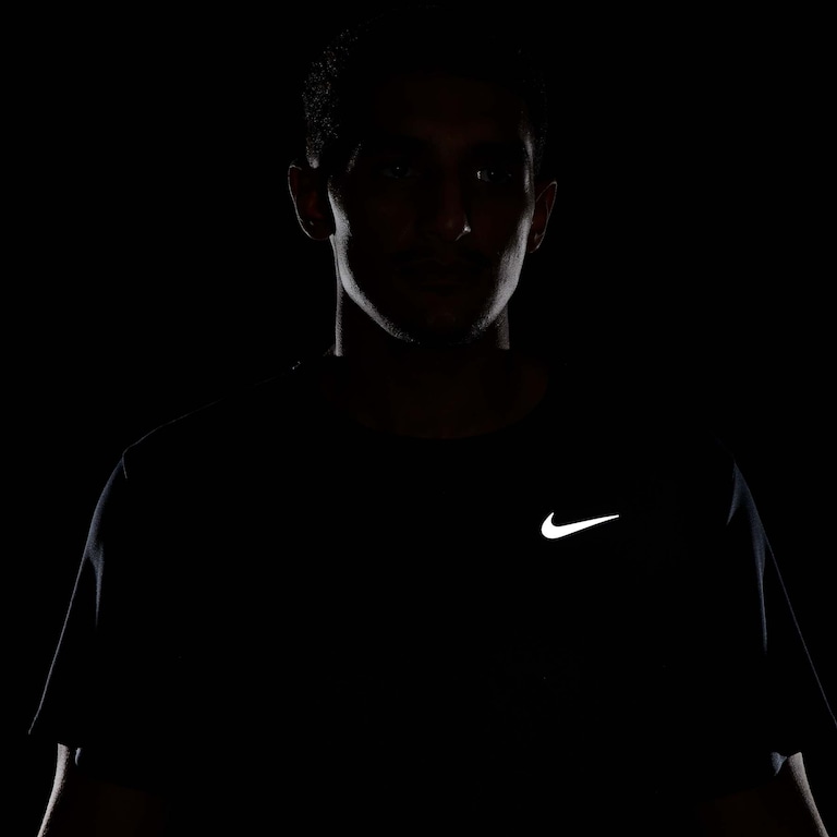Camiseta Nike Dri-FIT UV Miller Masculina - Foto 6