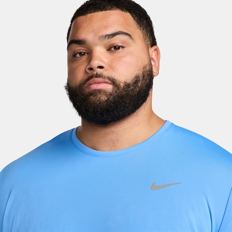 Camiseta Nike Dri-FIT UV Miller Masculina - Foto 9