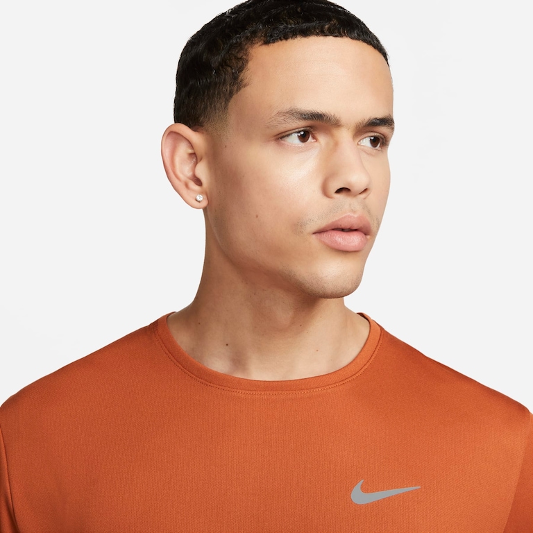 Camiseta Nike Dri-FIT UV Miller Masculina - Foto 3