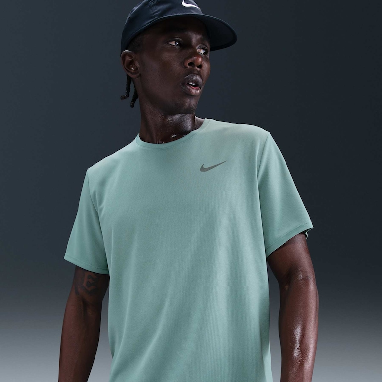 Camiseta Nike Dri-FIT UV Miller Masculina - Foto 1