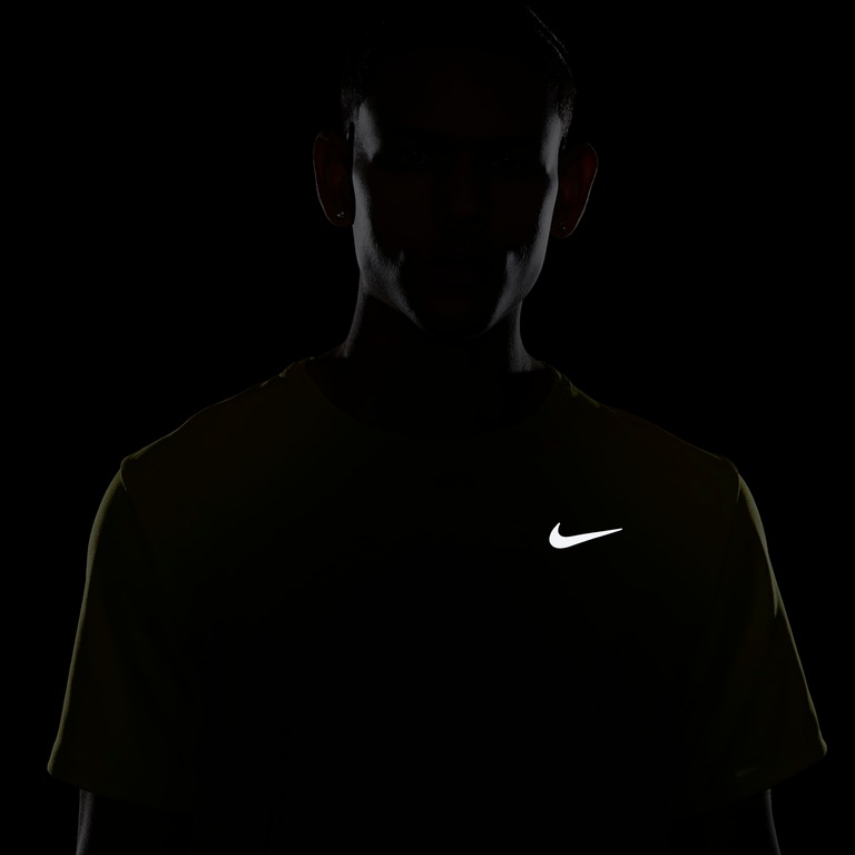 Camiseta Nike Dri-FIT UV Miller Masculina - Foto 5