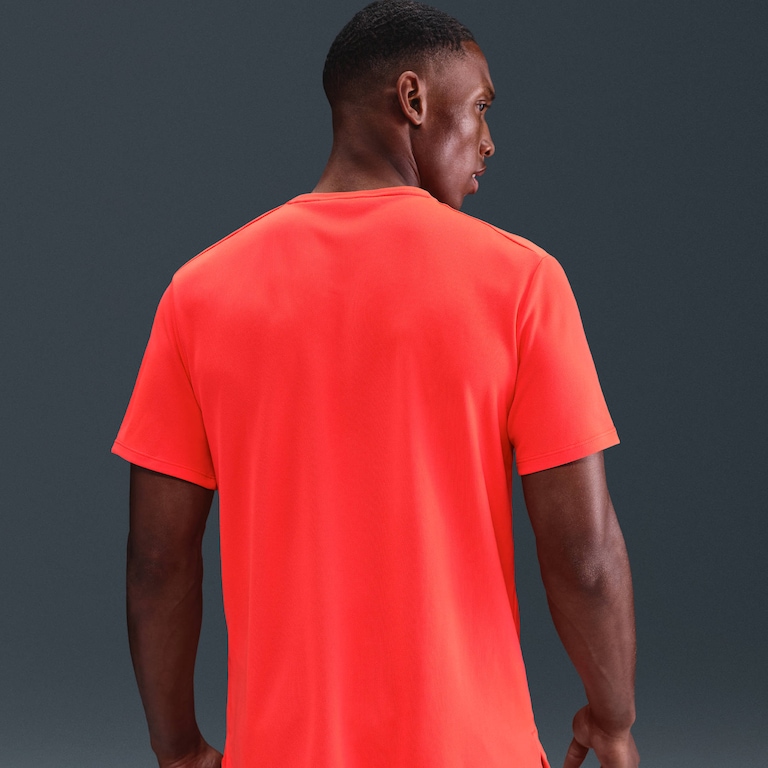 Camiseta Nike Dri-FIT UV Miller Masculina - Foto 2