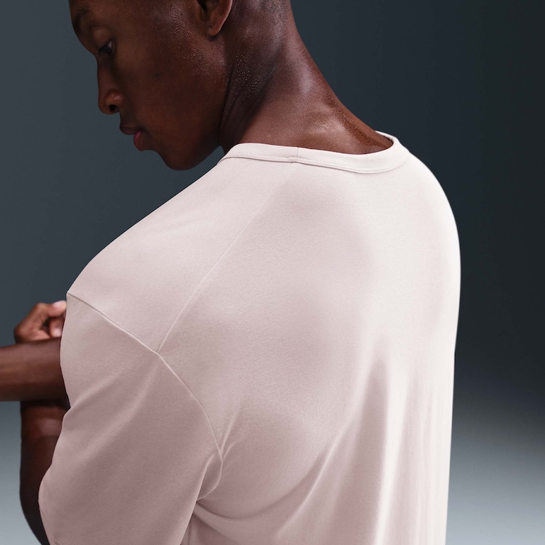 Camiseta Nike Hyverse Dri-FIT UV Masculina - Foto 2