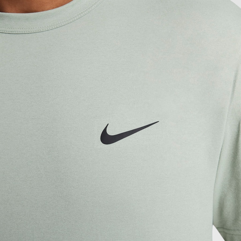 Camiseta Nike Hyverse Dri-FIT UV Masculina - Foto 4