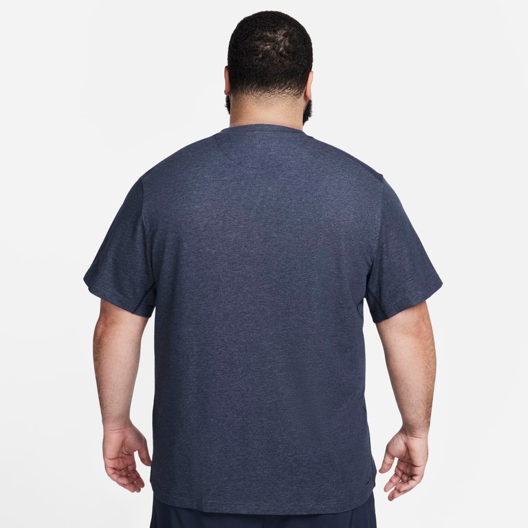 Camiseta Nike Dri-FIT Primary Statement Masculina - Foto 7