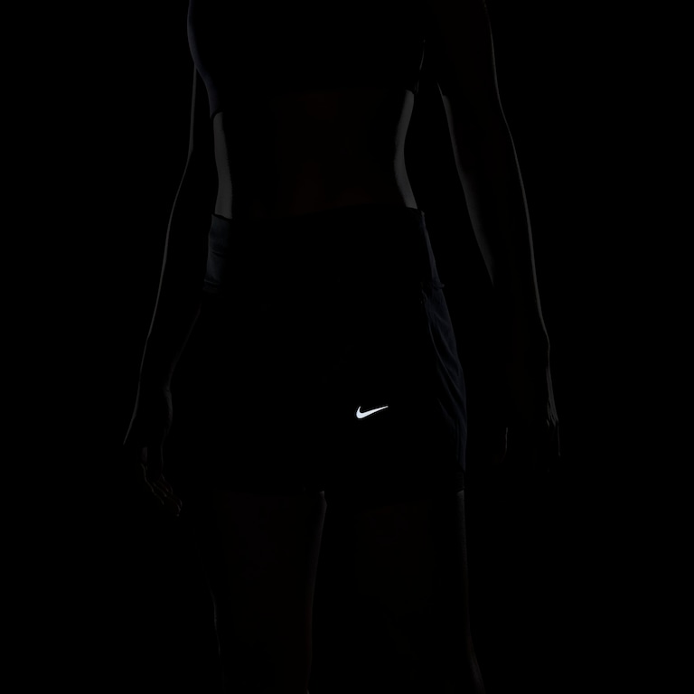 Shorts Nike Dri-FIT Swift Feminino - Foto 9