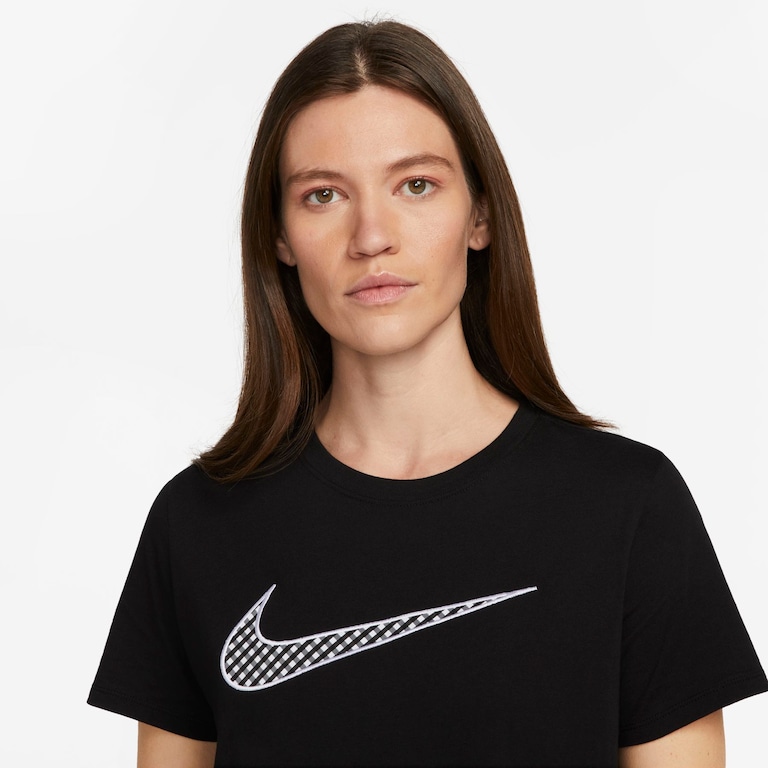 Camiseta Nike Sportswear Feminina - Foto 3