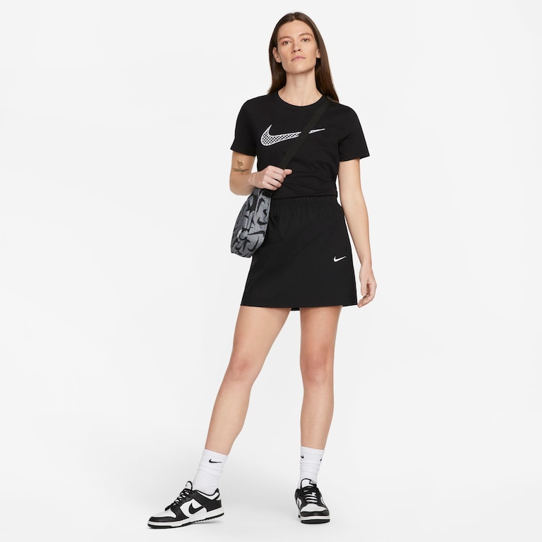 Camiseta Nike Sportswear Feminina - Foto 4