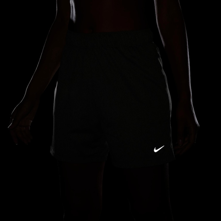 Shorts Nike Attack Feminino - Foto 7