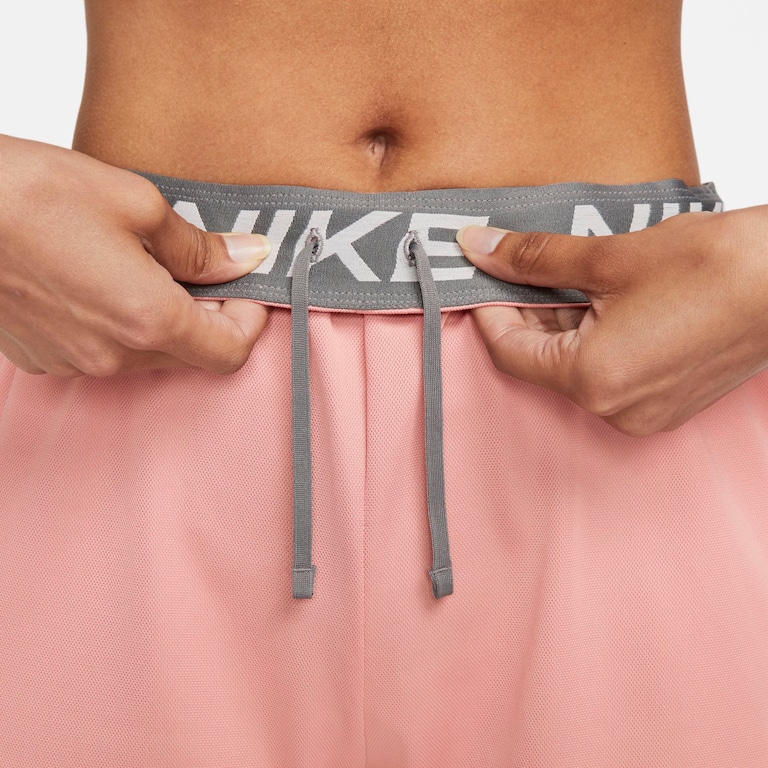 Shorts Nike Attack Feminino - Foto 5