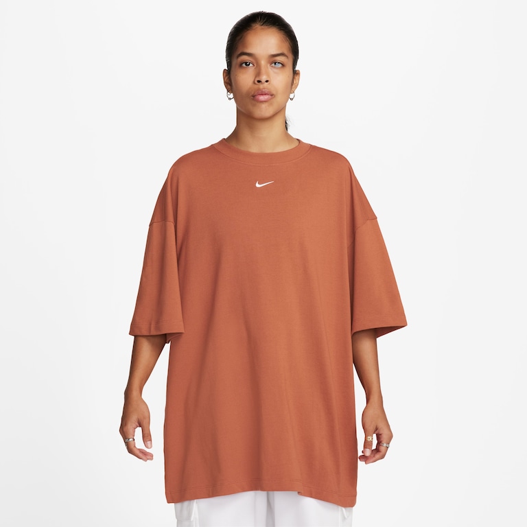 Camiseta Nike Sportswear Essential Feminina - Foto 1