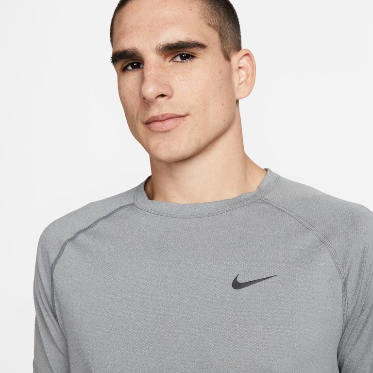 Camiseta Nike Ready Dri-FIT Masculina - Foto 3