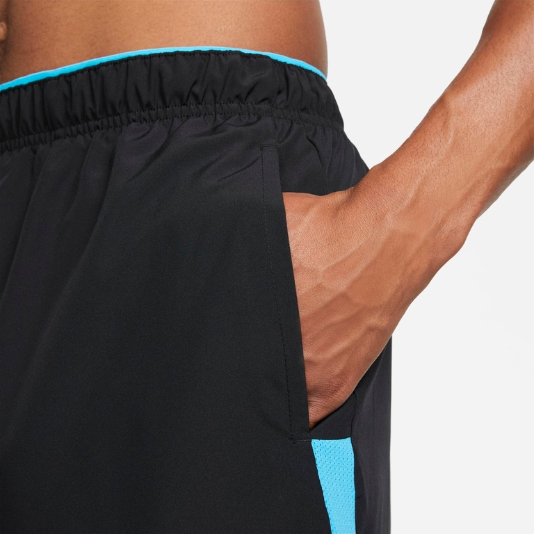 Shorts Nike Dri-FIT Challenger Masculino - Foto 4