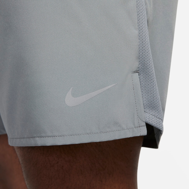 Shorts Nike Dri-FIT Challenger 2-in-1 Masculino - Foto 14