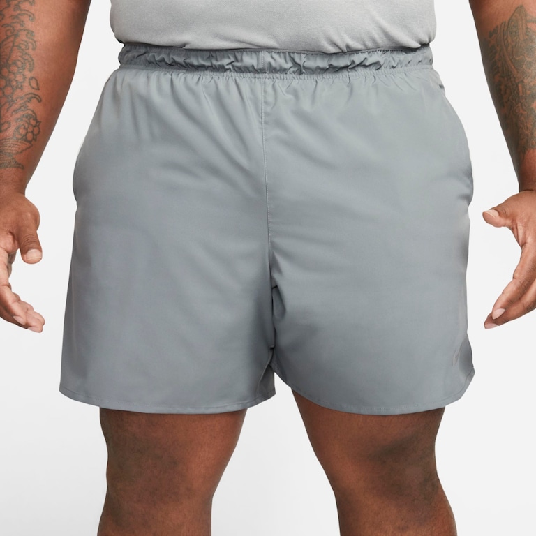 Shorts Nike Challenger Masculino - Foto 11