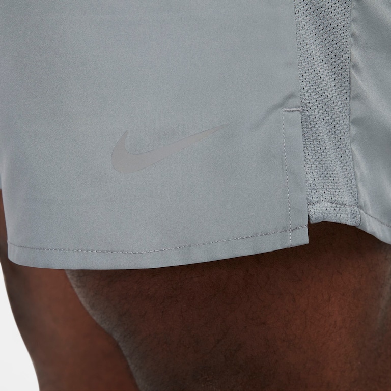 Shorts Nike Challenger Masculino - Foto 15