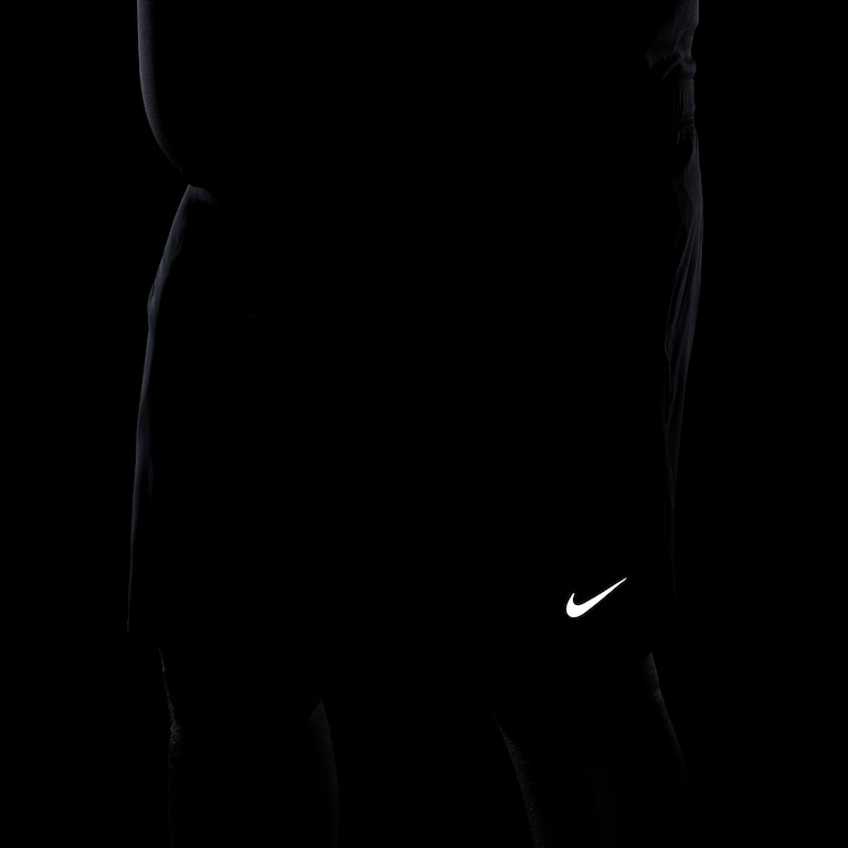 Shorts Nike Challenger Masculino - Foto 18