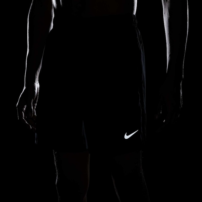 Shorts Nike Challenger Masculino - Foto 18