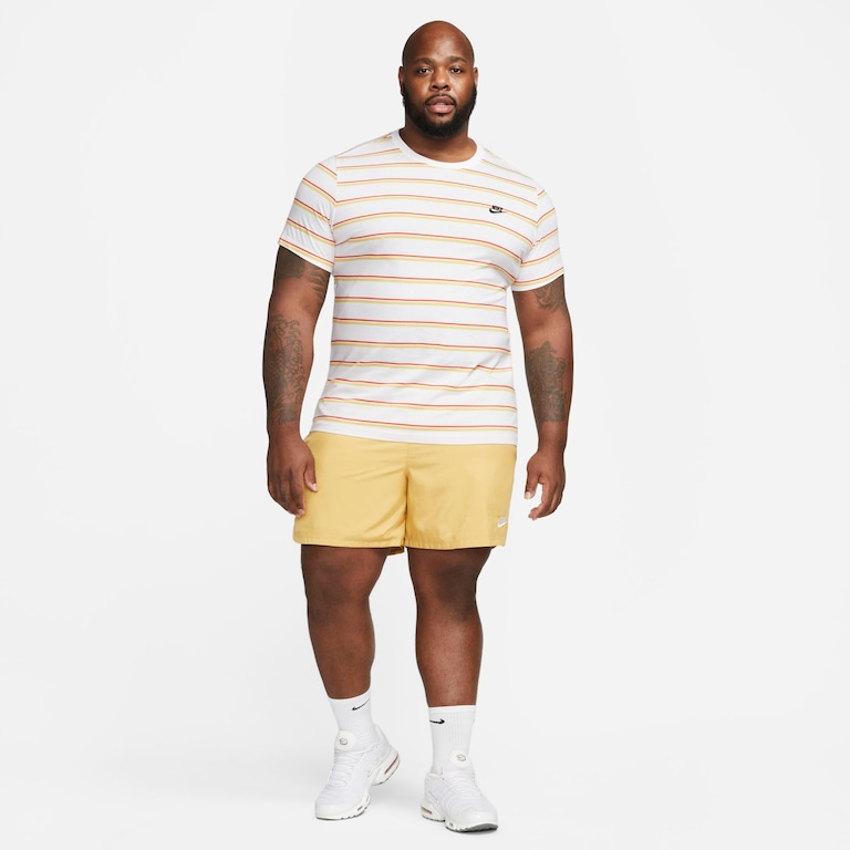 Camiseta Nike Sportswear Club Strip Masculina - Foto 10