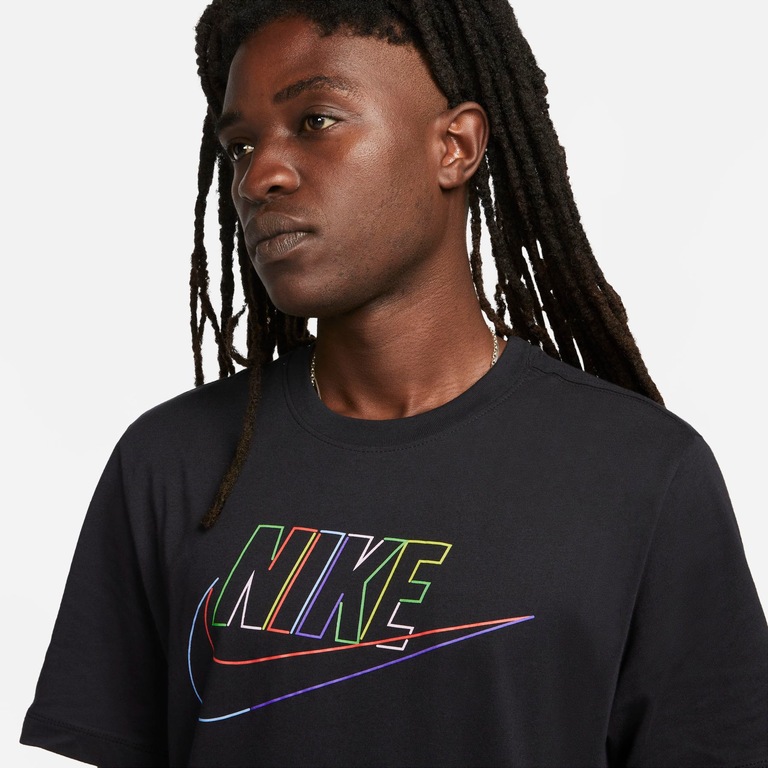 Camiseta Nike Sportswear Club+ Masculina - Foto 3