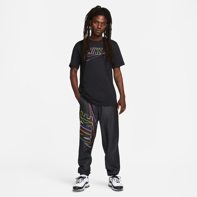 Camiseta Nike Sportswear Club+ Masculina - Foto 4