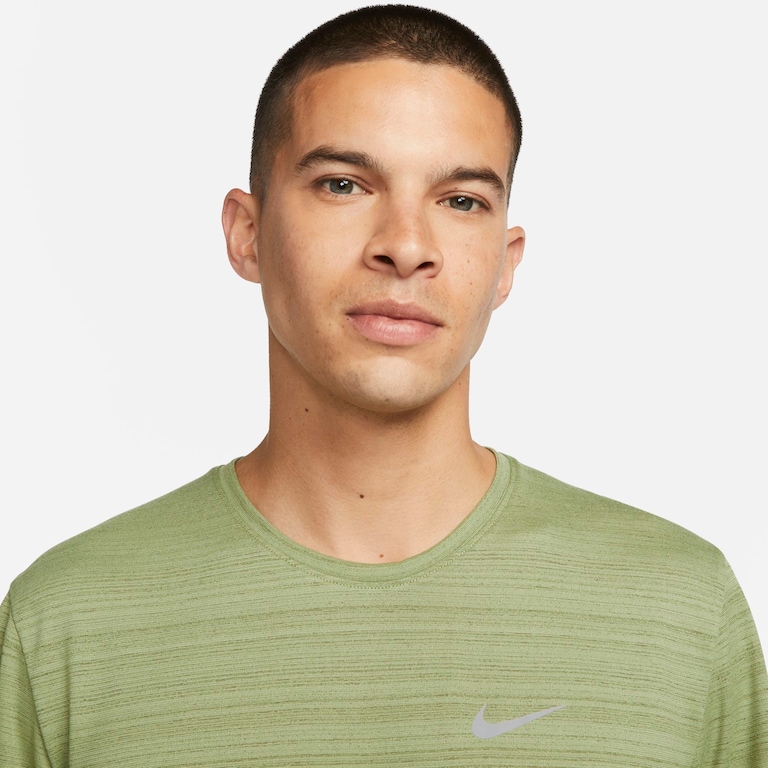 Camiseta Nike Dri-FIT Miler Masculina - Foto 3