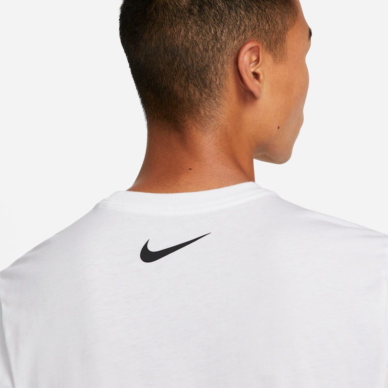 Camiseta Nike Sportswear Masculina - Foto 4