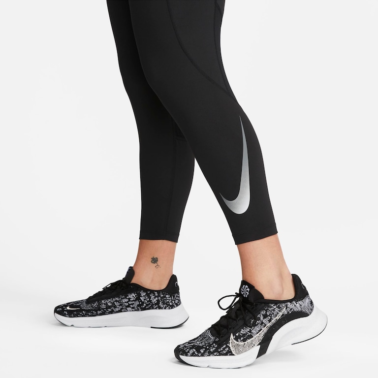 Plus Size - Legging Nike Dri-FIT Fast Swoosh Feminina - Foto 4