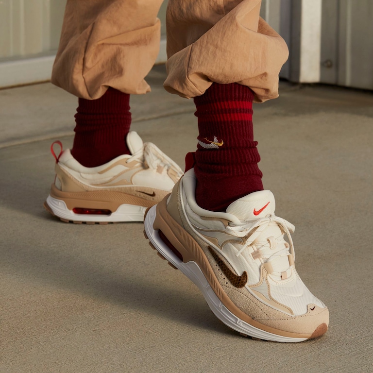 Tênis Nike Air Max Bliss SE AMD Feminino - Foto 11