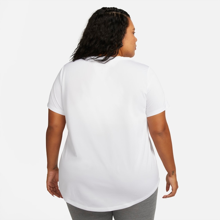 Plus Size - Camiseta Nike Dri-FIT Feminina - Foto 15