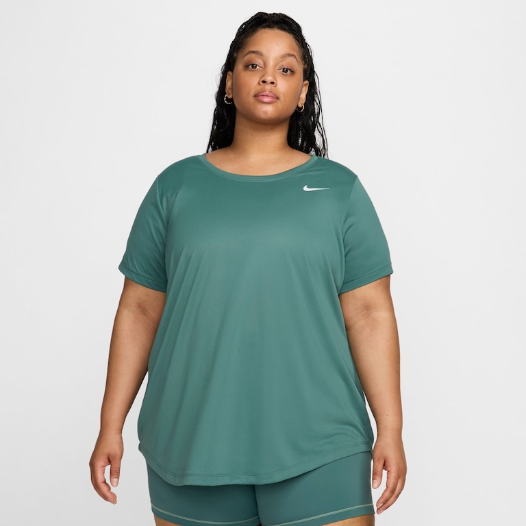 Plus Size - Camiseta Nike Dri-FIT Feminina - Foto 1