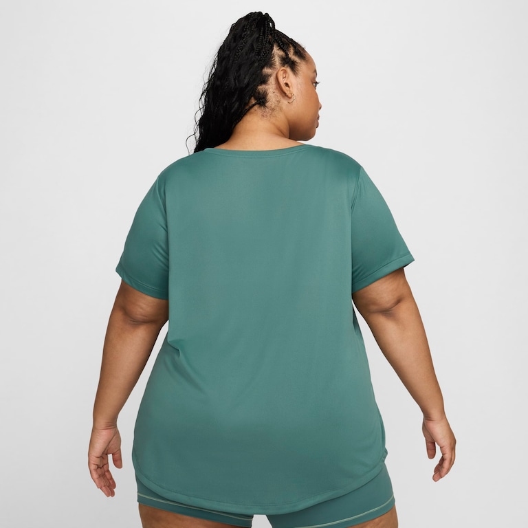 Plus Size - Camiseta Nike Dri-FIT Feminina - Foto 2