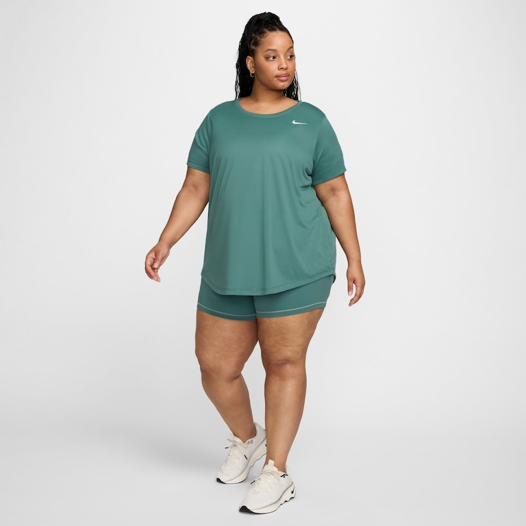 Plus Size - Camiseta Nike Dri-FIT Feminina - Foto 4