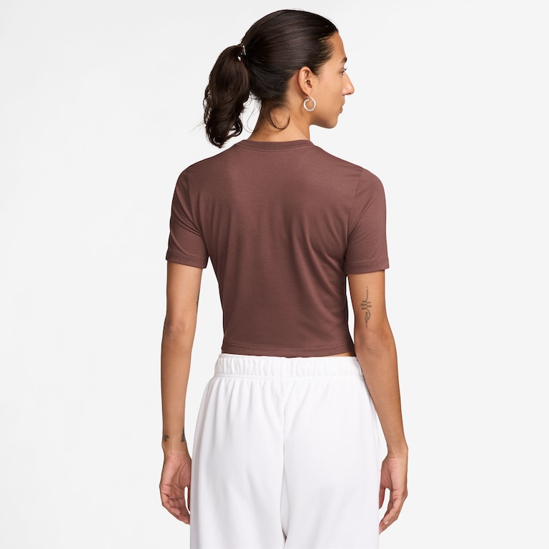 Camiseta Nike Sportswear Essential Feminina - Foto 2