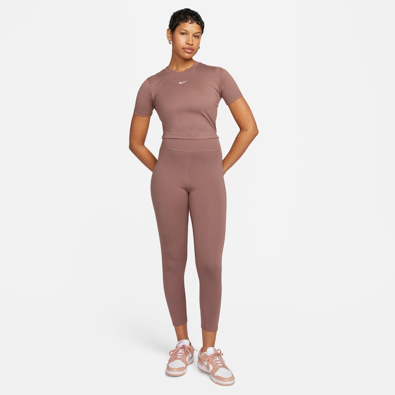 Camiseta Nike Sportswear Essential Feminina - Foto 5