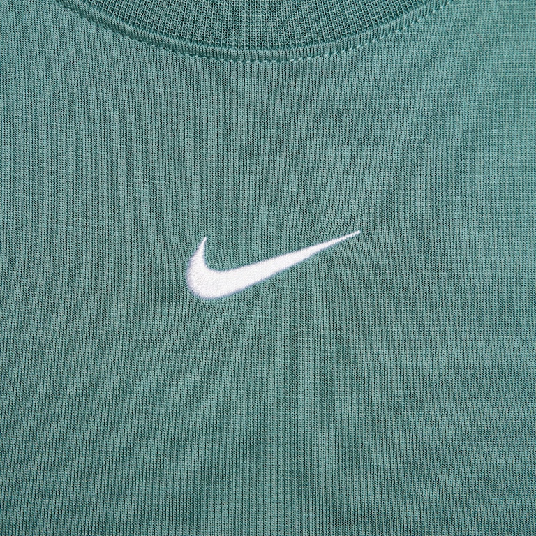 Camiseta Nike Sportswear Essential Feminina - Foto 4