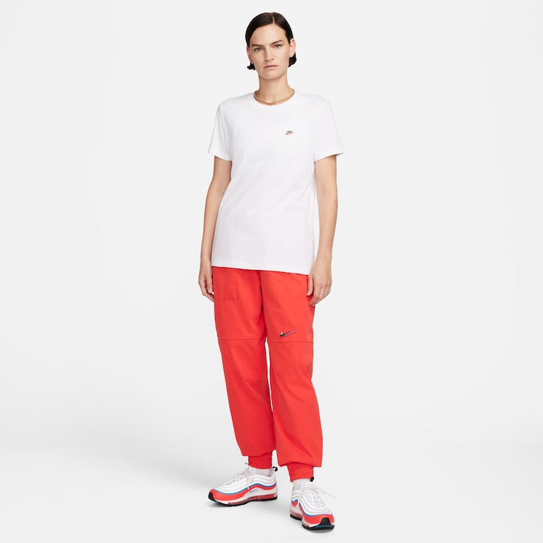 Camiseta Nike Sportswear Feminina - Foto 5