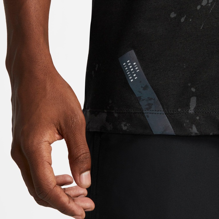 Camiseta Nike Dri-FI Run Division AOP Masculina - Foto 3