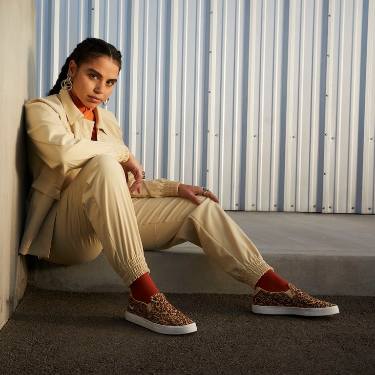 Tênis Nike Court Legacy Leopard Slip-On Feminino - Foto 2