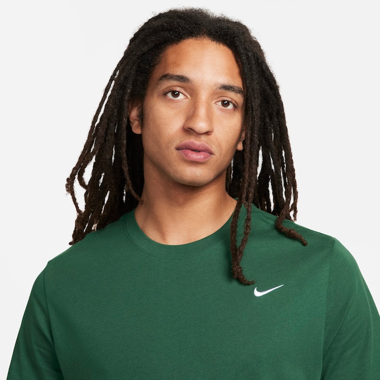 Camiseta Nike Sportswear Swoosh Masculina - Foto 3