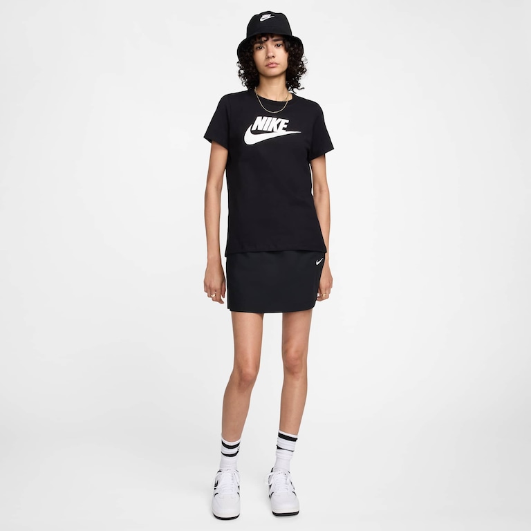 Camiseta Nike Sportswear Essential Feminina - Foto 5