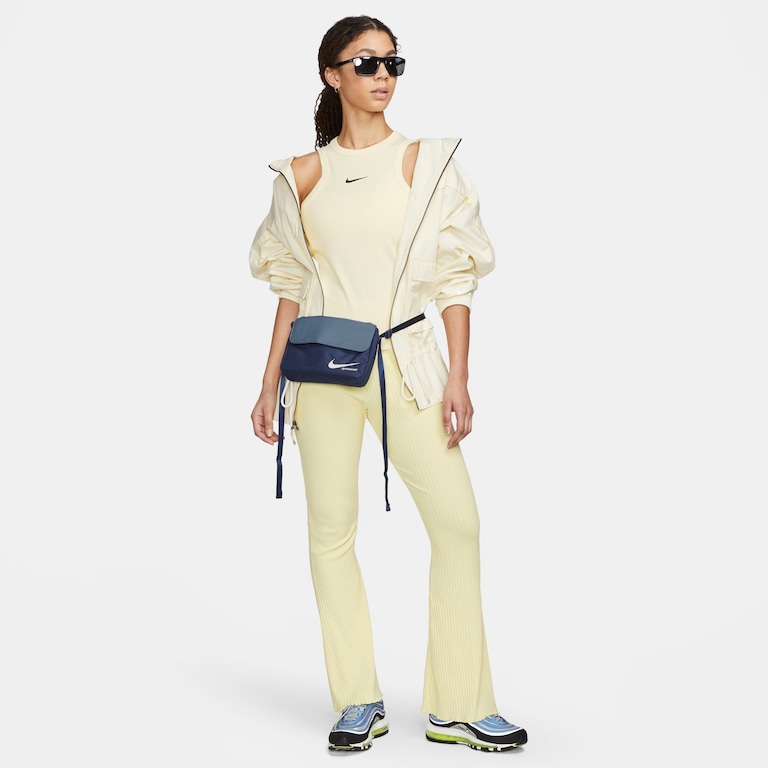 Bolsa Transversal Nike Sportswear Futura 365 Feminina - Foto 9