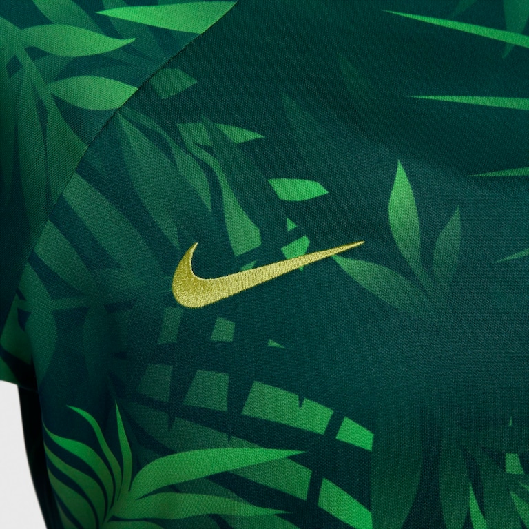 Camiseta Nike Brasil Pré-Jogo Feminina - Foto 5