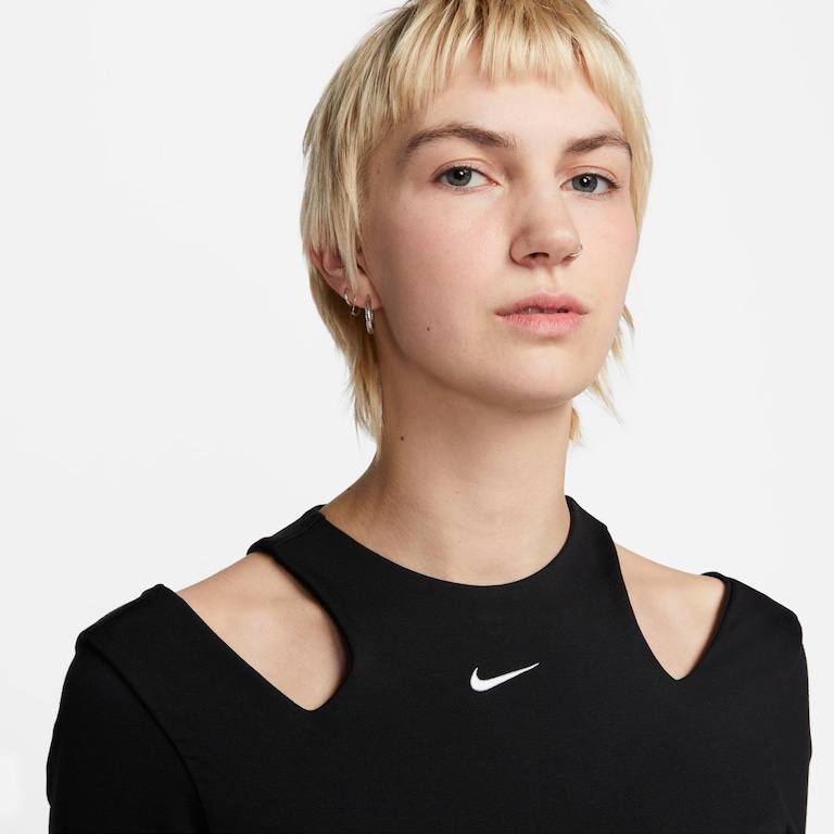 Camiseta Nike Sportswear Essentials Feminina - Foto 3